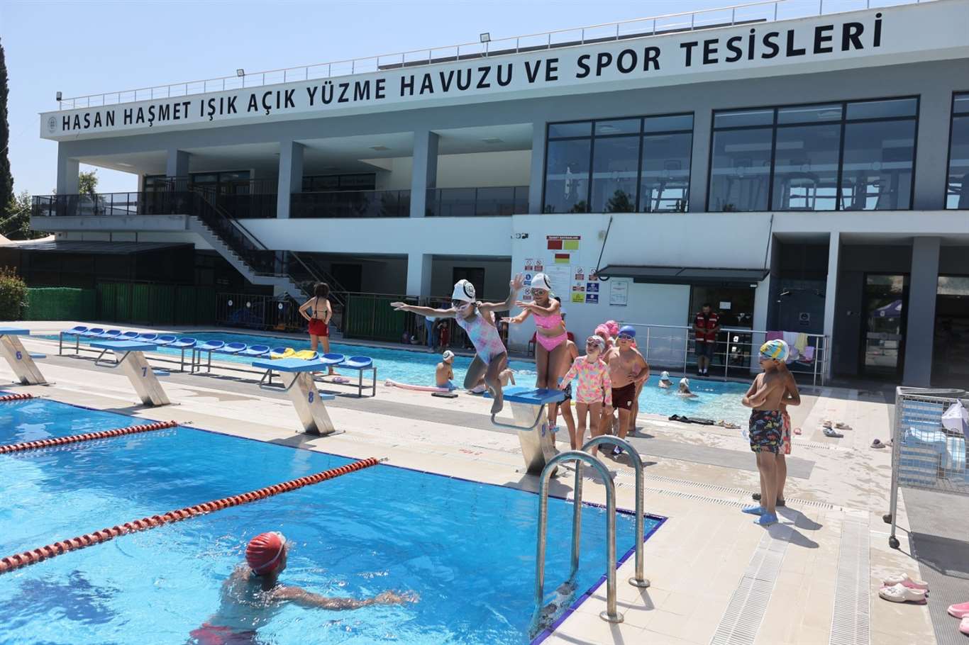 Muğla’da kırsaldaki çocuklar yüzme öğreniyor haberi